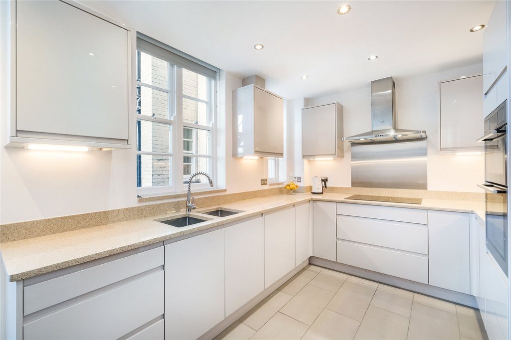 Property photo 3 of 21