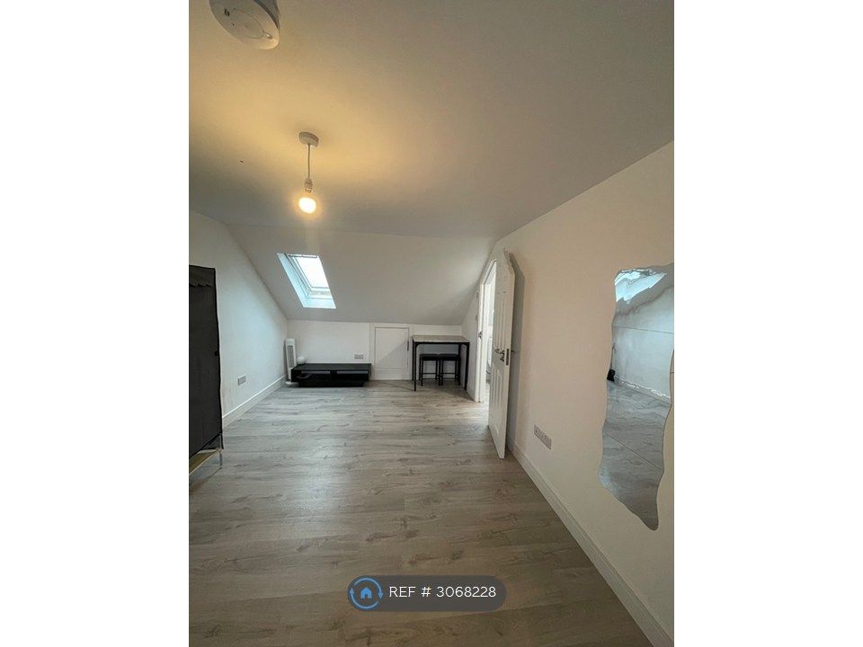Property photo 1 of 5 Studio Room