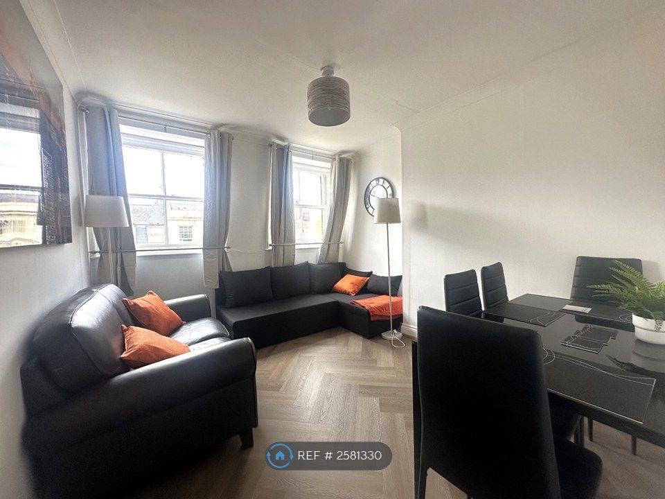 Property photo 1 of 6 Lounge