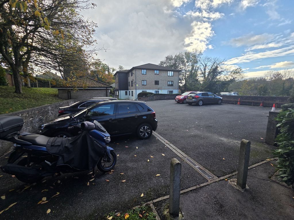 Property photo 3 of 8