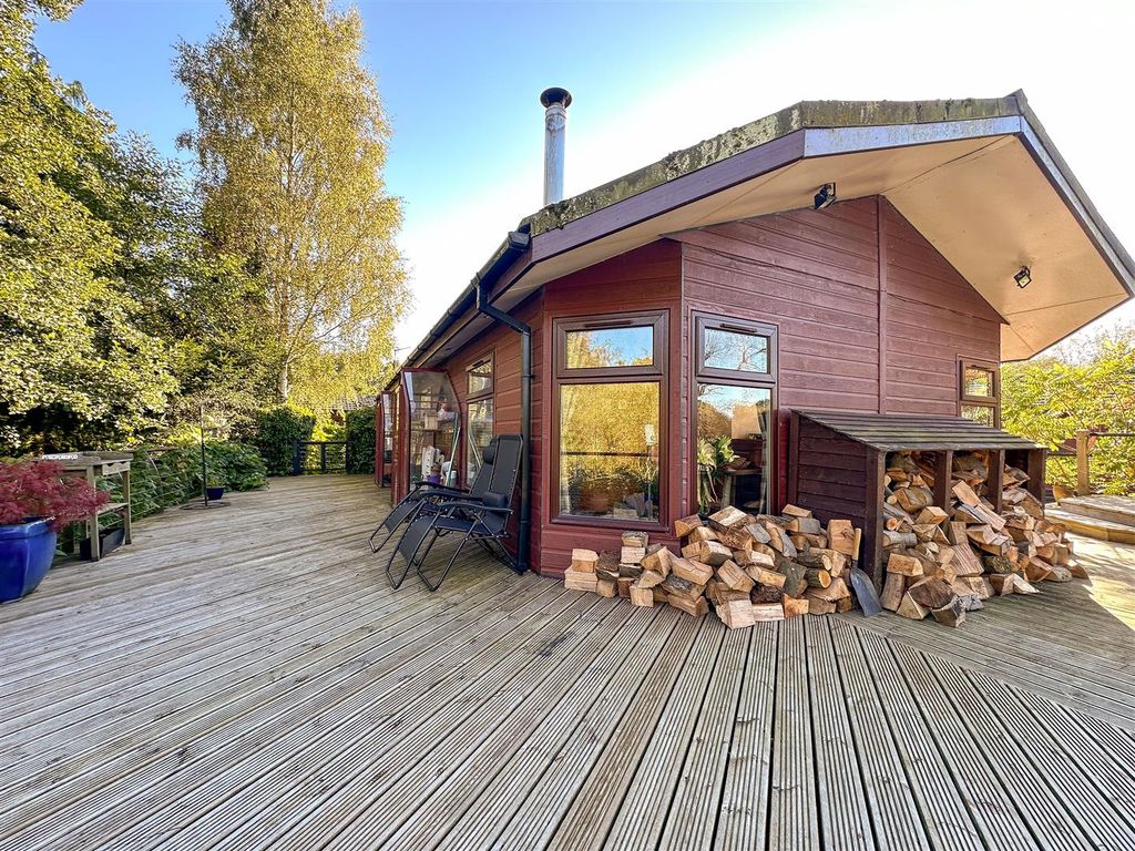 Property photo 1 of 37