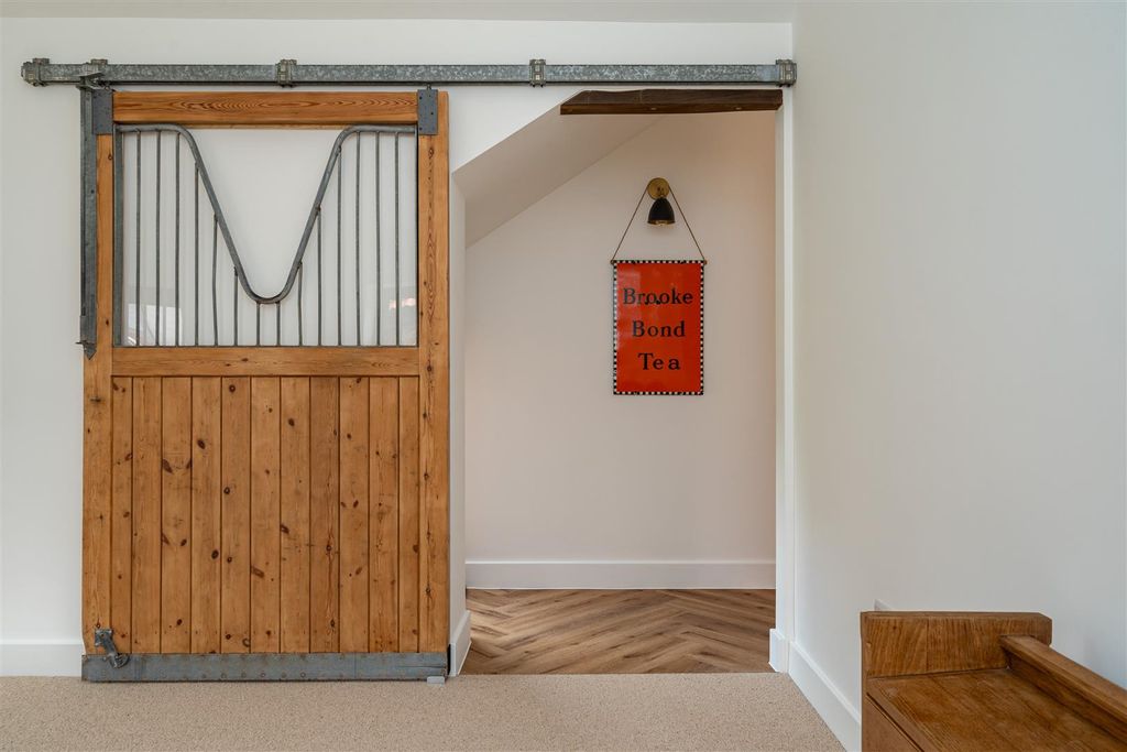 Property photo 3 of 33 Lounge Entrance