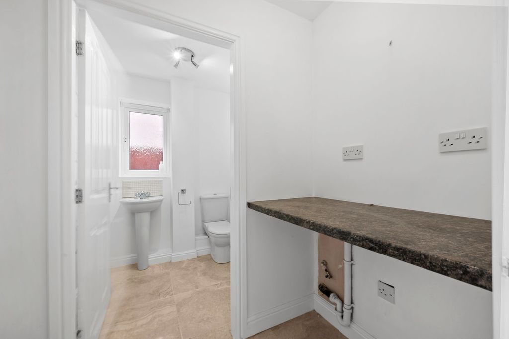 Property photo 1 of 44