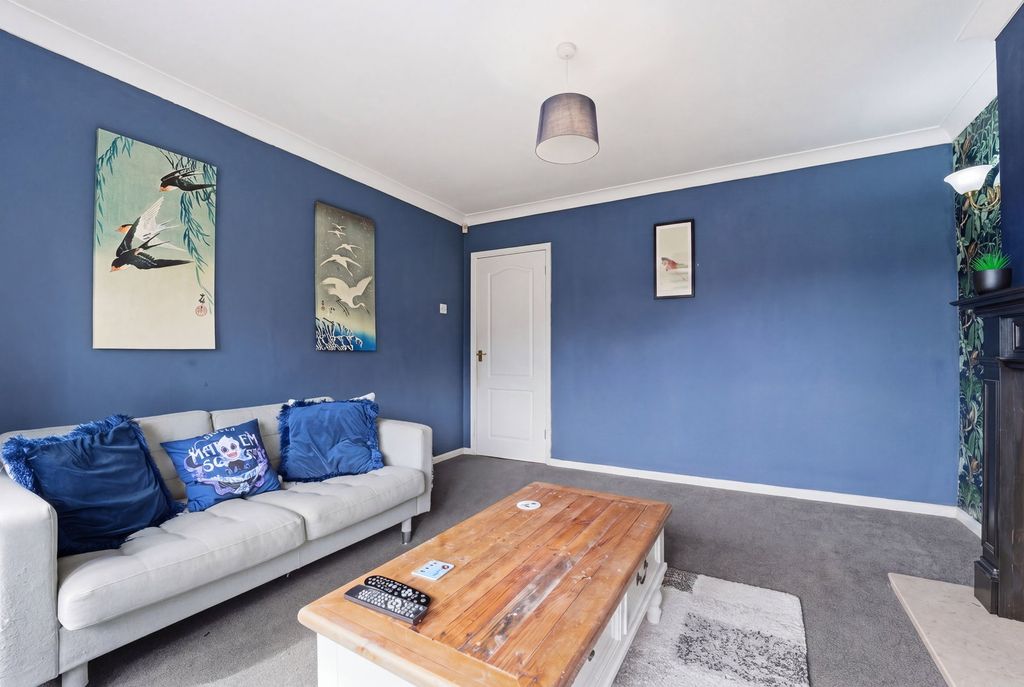 Property photo 3 of 27