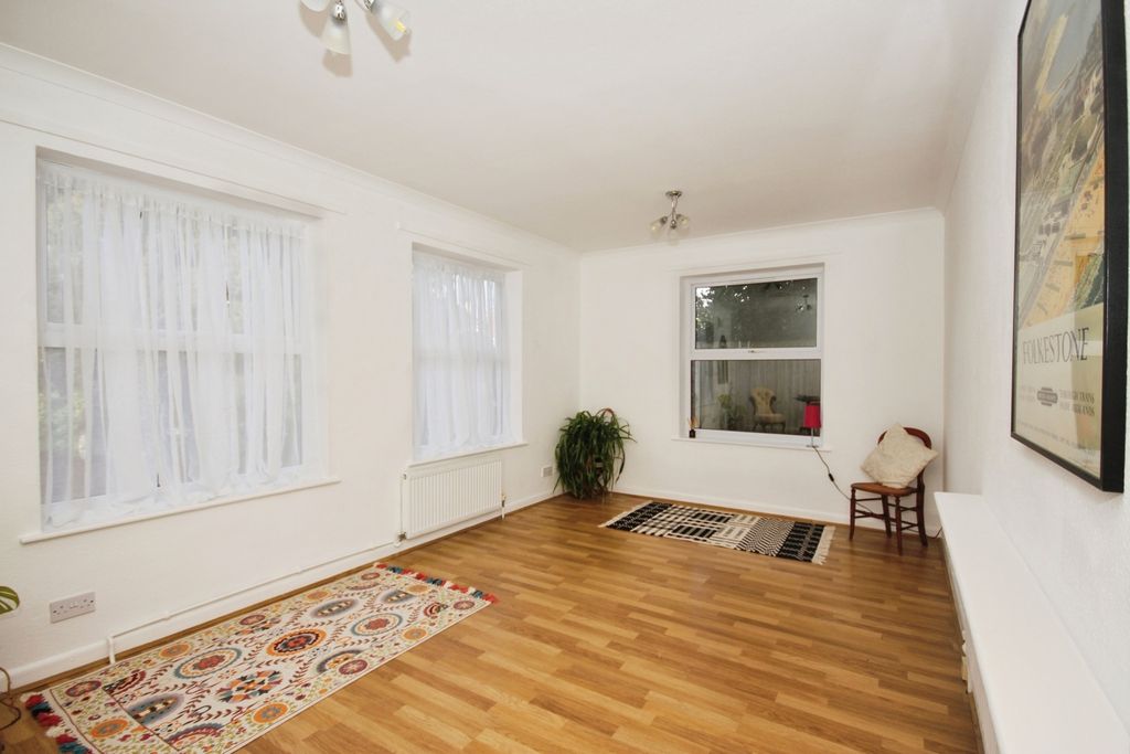 Property photo 2 of 19 Photo