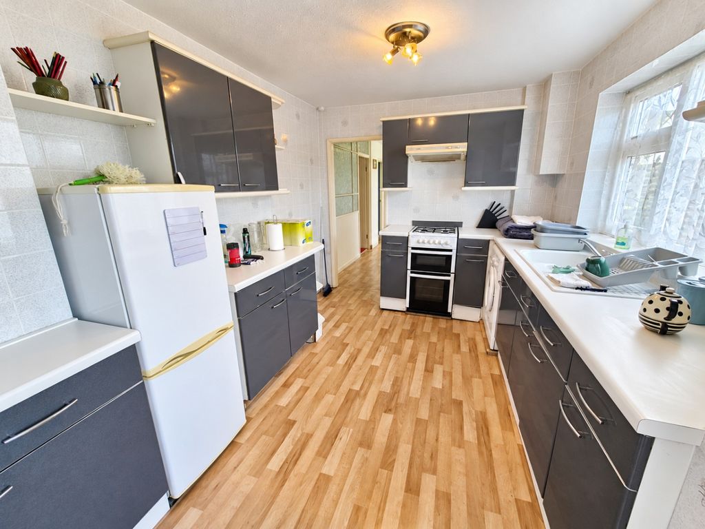 Property photo 2 of 20 5595622