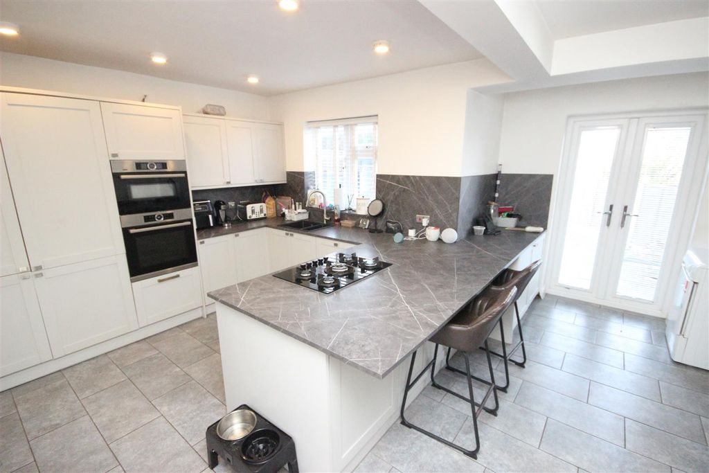 Property photo 2 of 10 Kitchen 1.Jpg