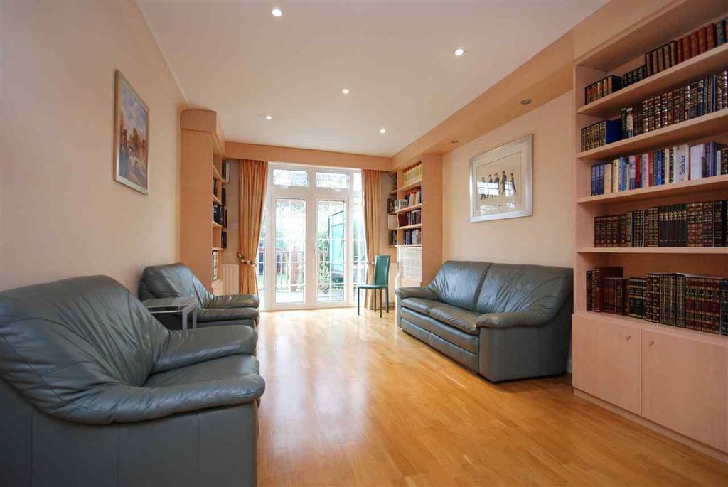 Property photo 3 of 12 Gallery