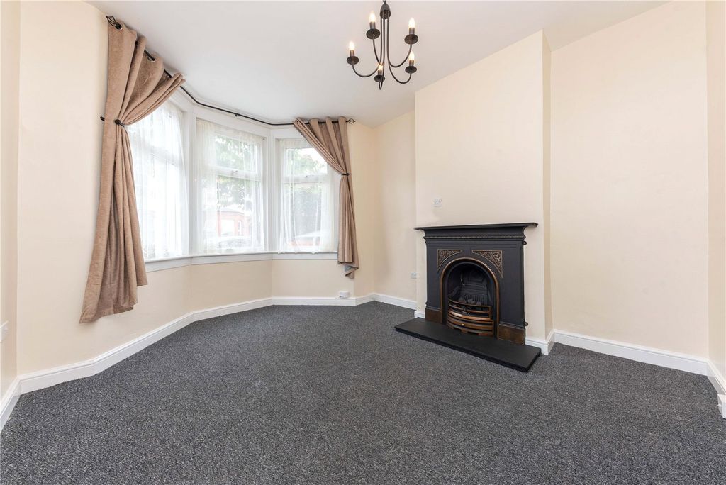 Property photo 2 of 15 Picture No. 11