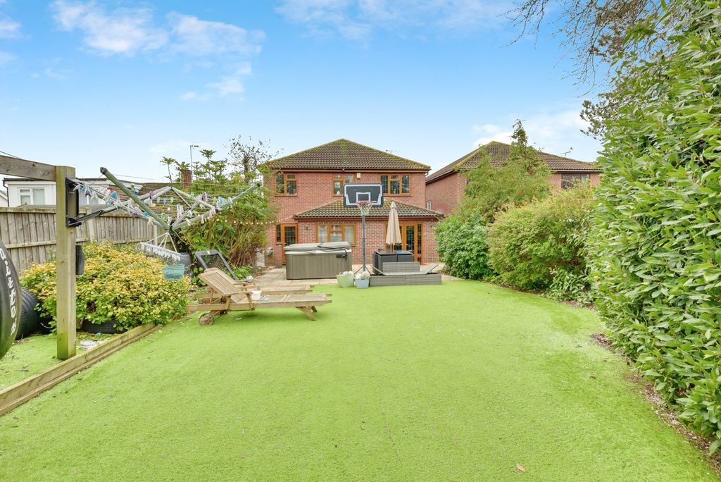 Property photo 2 of 24