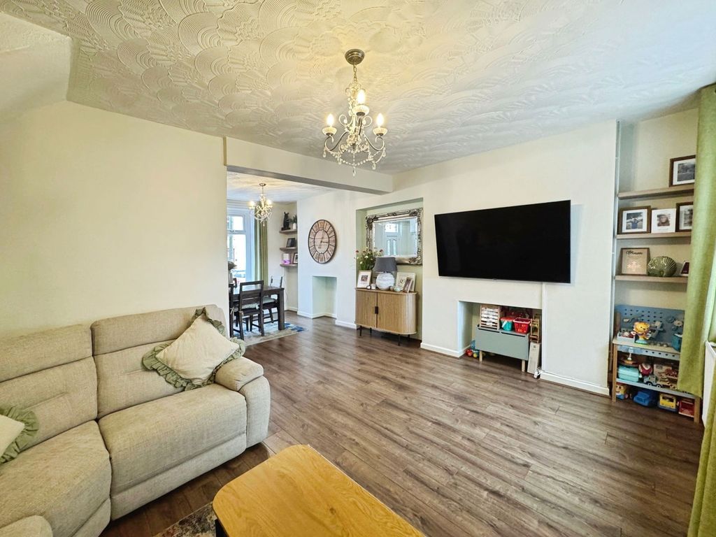 Property photo 2 of 23