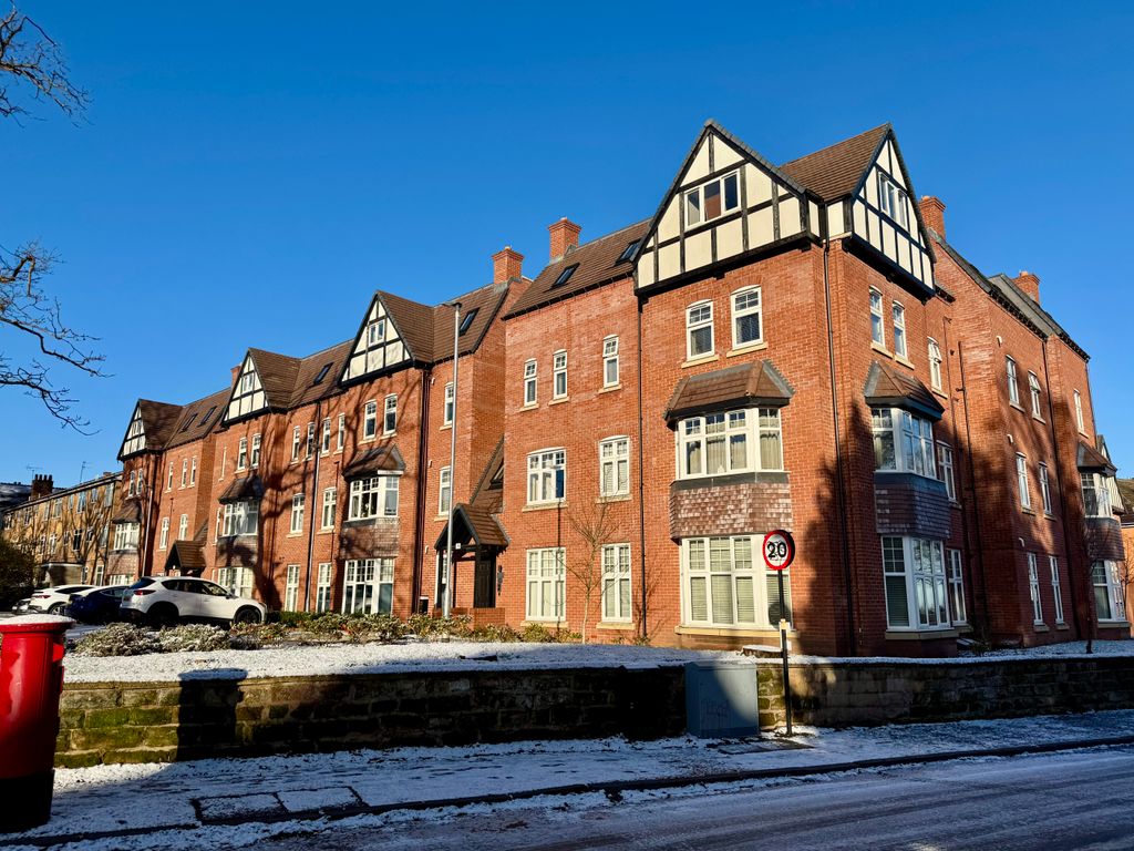 Property photo 1 of 17 Front Side Aspect