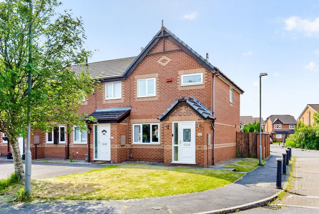 Property photo 1 of 32