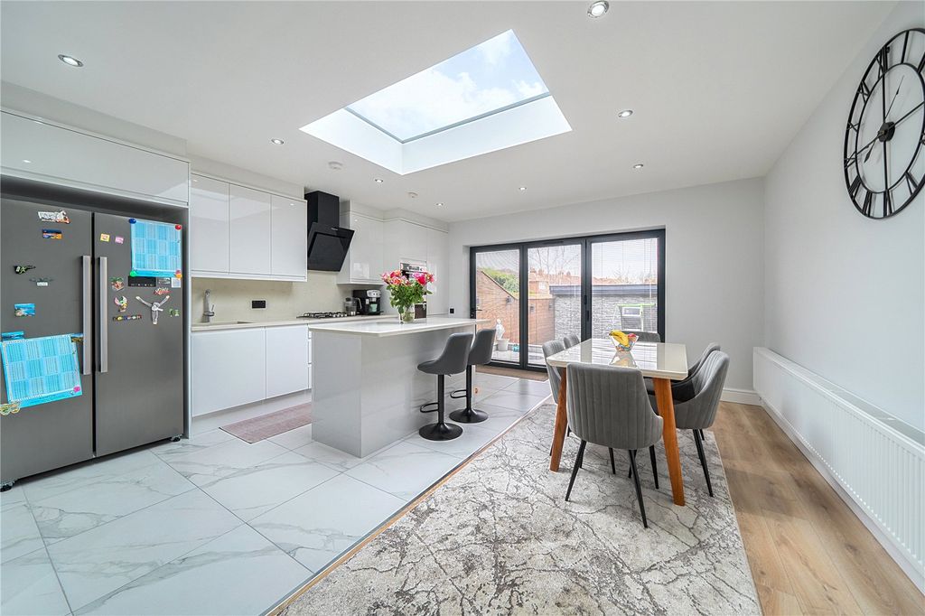 Property photo 3 of 20 Picture No. 06