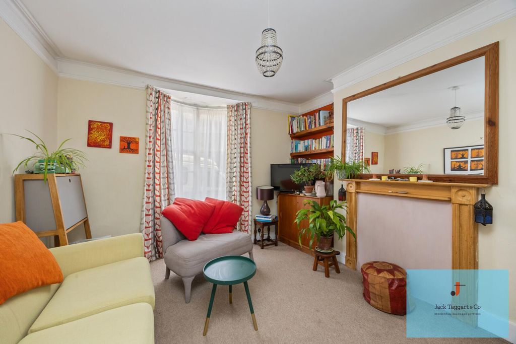 Property photo 2 of 12 Living Room