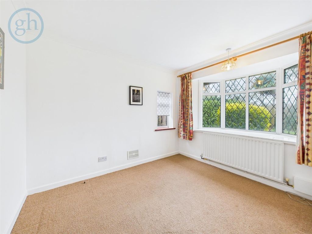 Property photo 3 of 17 2A.Jpg