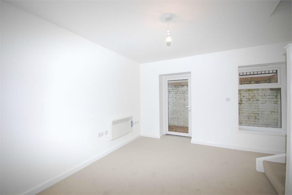 Property photo 3 of 5 Slzroaebwzzhz_9Tpwd-Brcggvw.Jpg