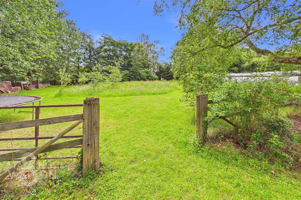 Property photo 3 of 32