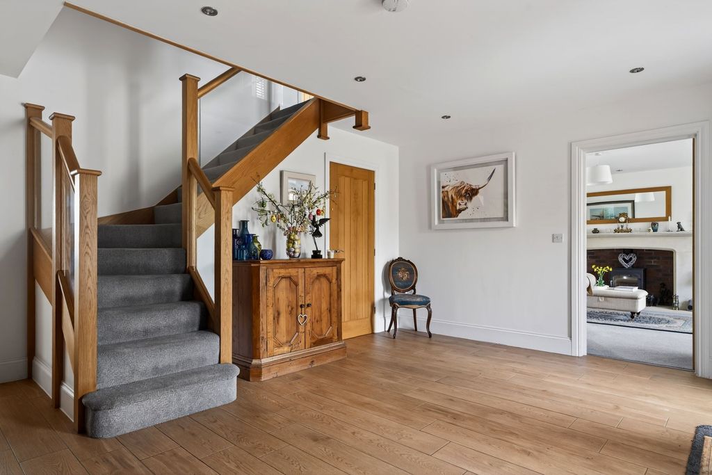 Property photo 2 of 22