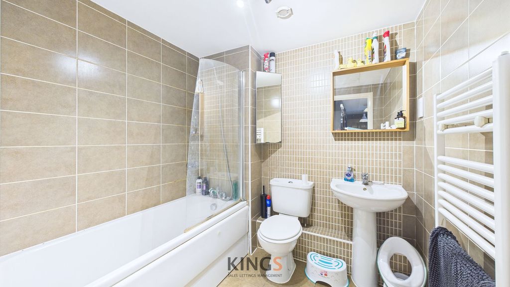 Additional image 8 of 2 bed maisonette for saleGreat North Road, Hatfield AL9