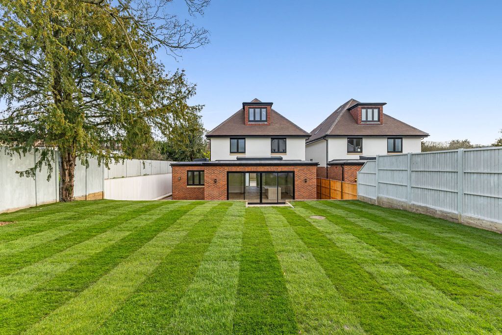 Property photo 2 of 23