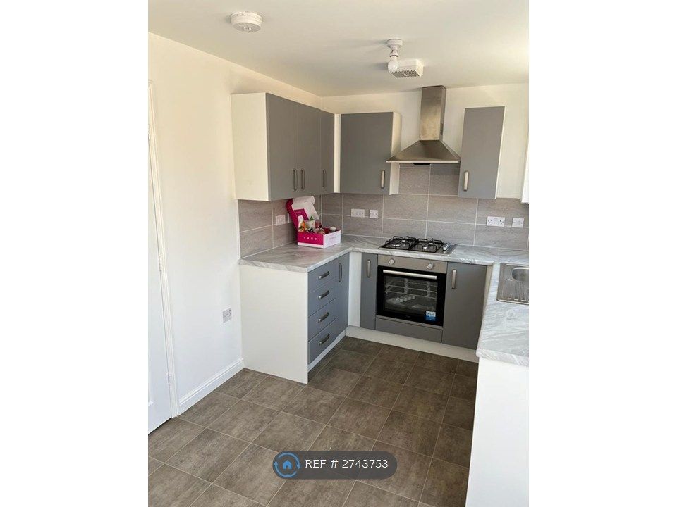 Property photo 2 of 10 Kitchen