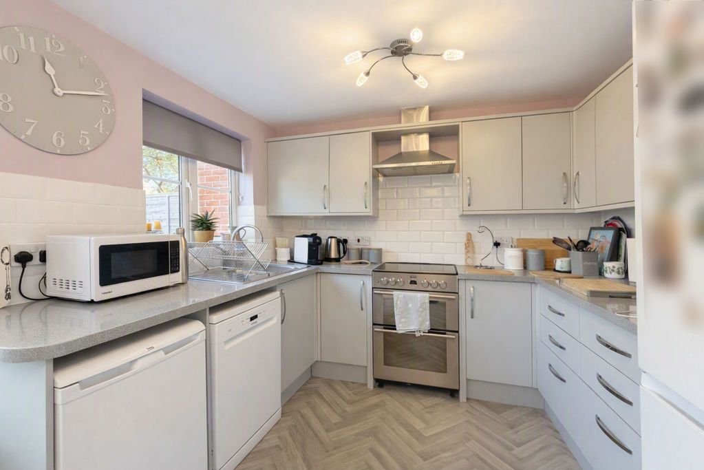 Property photo 3 of 21 Kitchen/ Diner