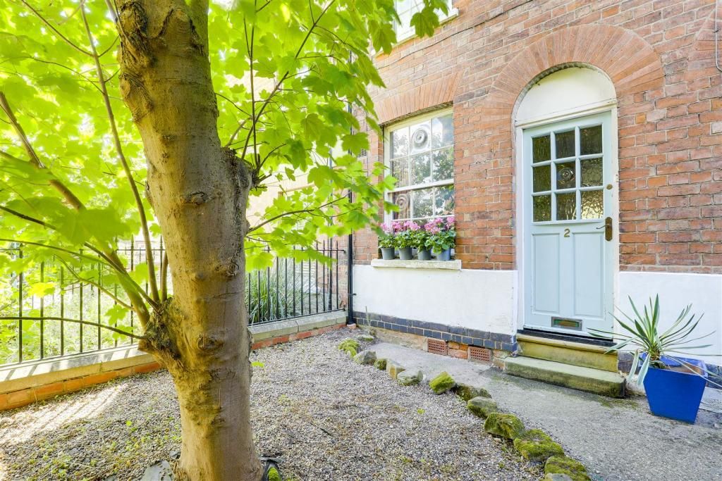 Property photo 2 of 9 Photo 02