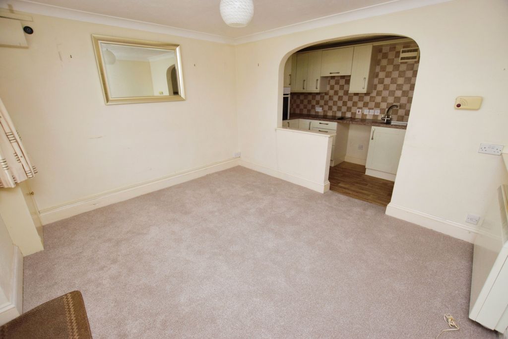 Property photo 2 of 6