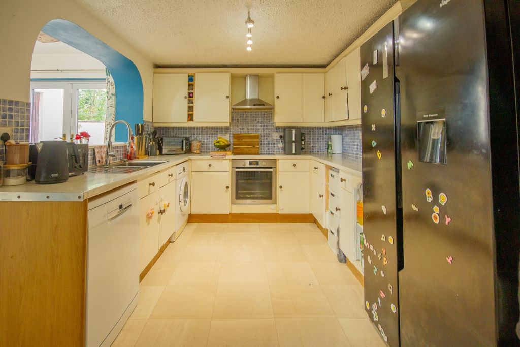 Property photo 2 of 14 Tps 01726 217 888-34