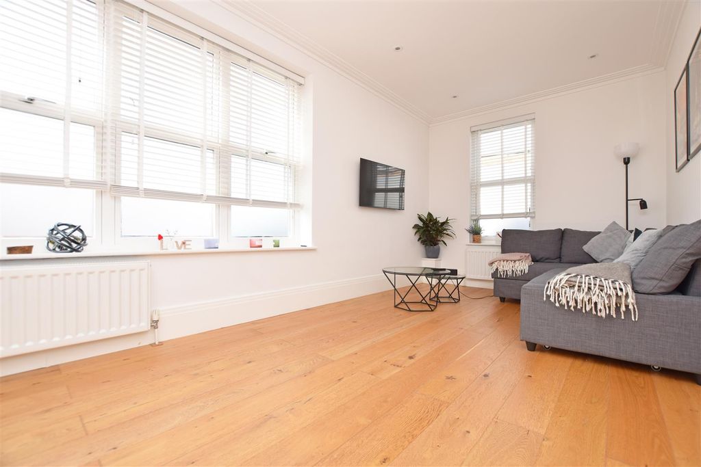 Property photo 3 of 9 Property Photo