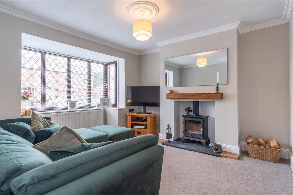 Property photo 2 of 18 Lounge