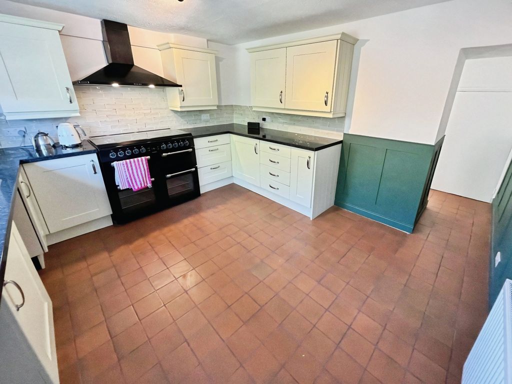 Property photo 2 of 13