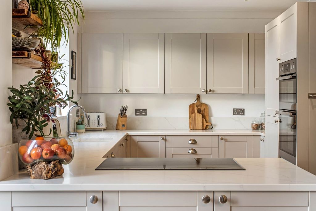 Property photo 3 of 23