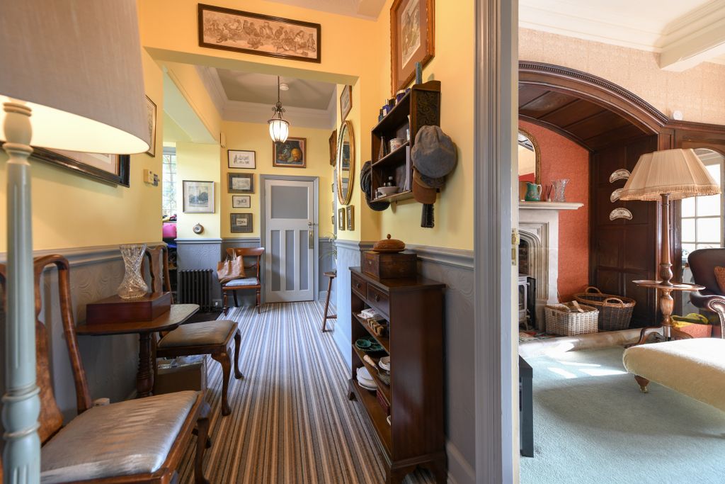 Property photo 3 of 29