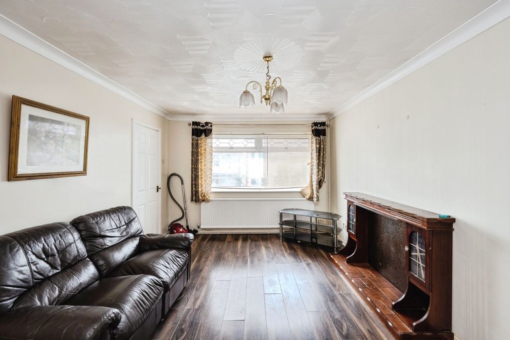 Property photo 3 of 20 Pbox-Img.Jpg