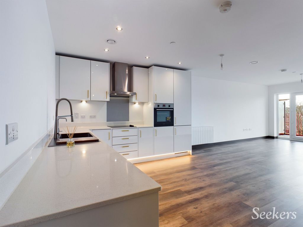 Property photo 1 of 7 Kitchen /Lounge/ Living Area