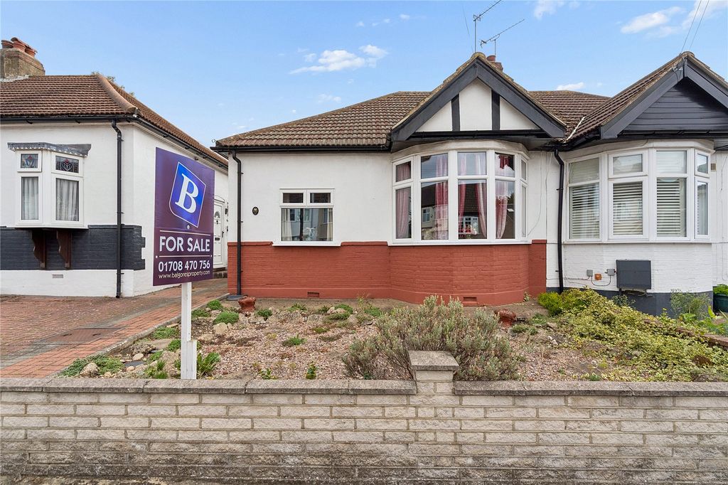 Property photo 1 of 10 Front