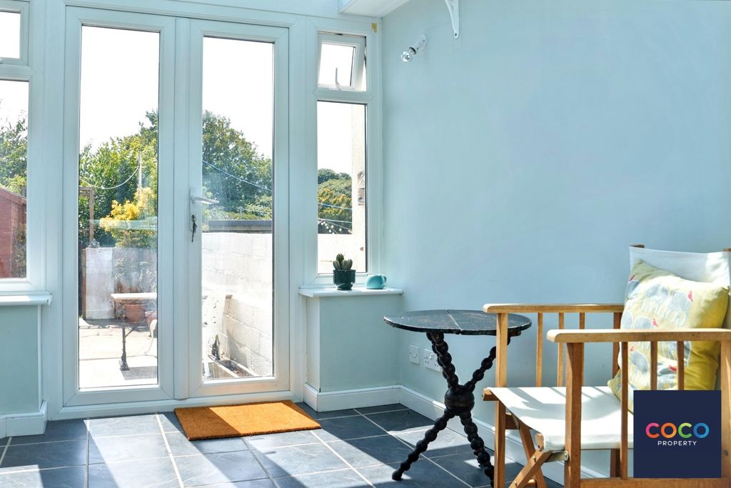 Property photo 2 of 14 5594383