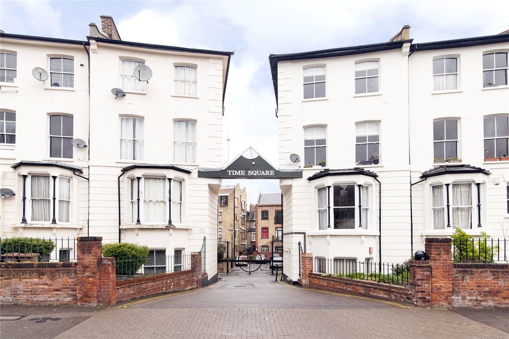 Property photo 3 of 6 Exterior