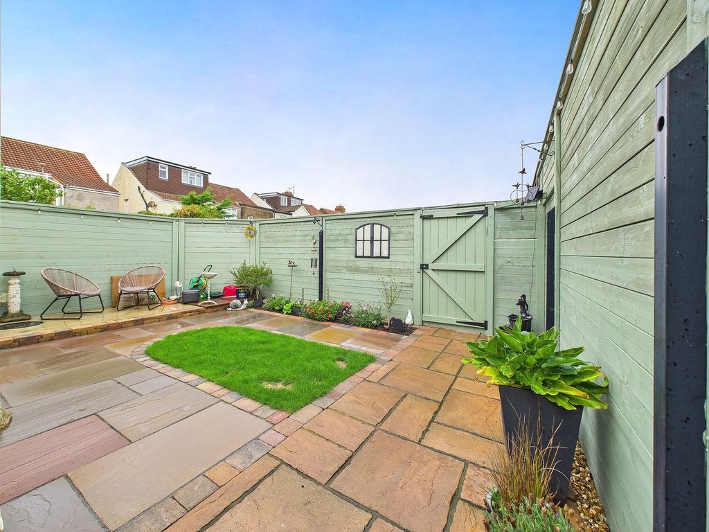 Property photo 2 of 23