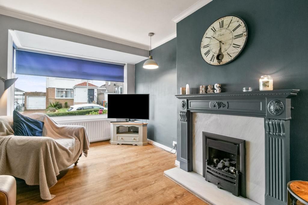 Property photo 2 of 31