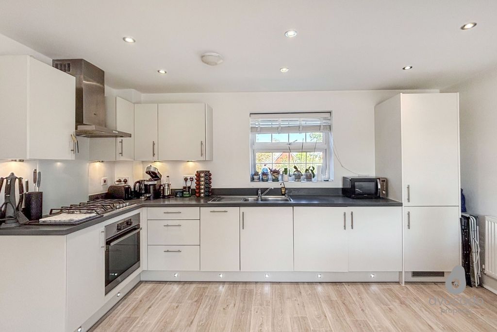 Property photo 3 of 10 5346635
