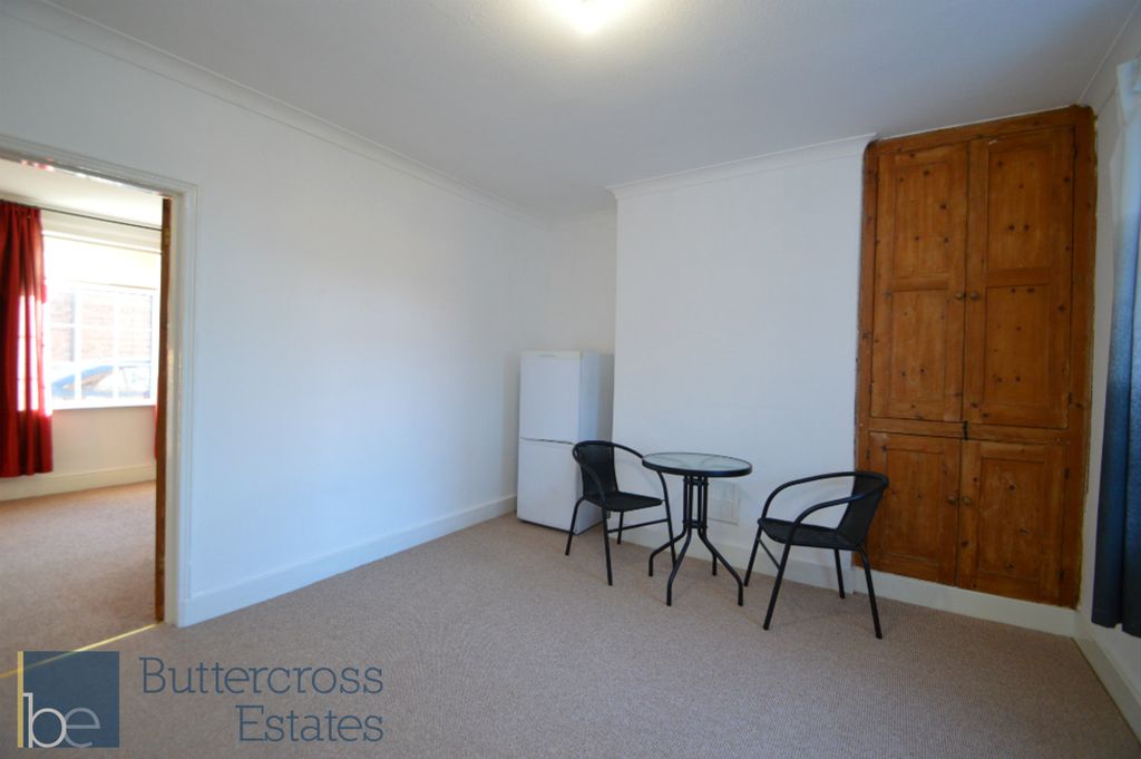 Property photo 3 of 11 Dining Room