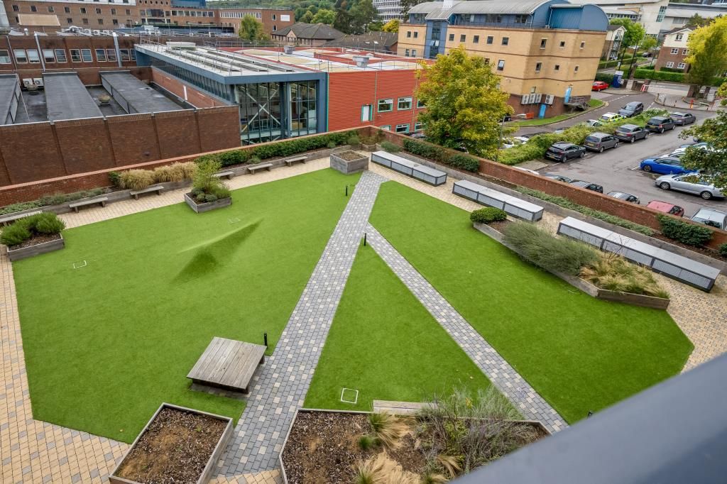 Property photo 3 of 10 Communal Gardens