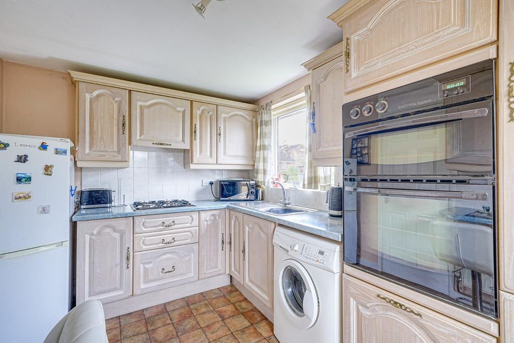 Property photo 3 of 20