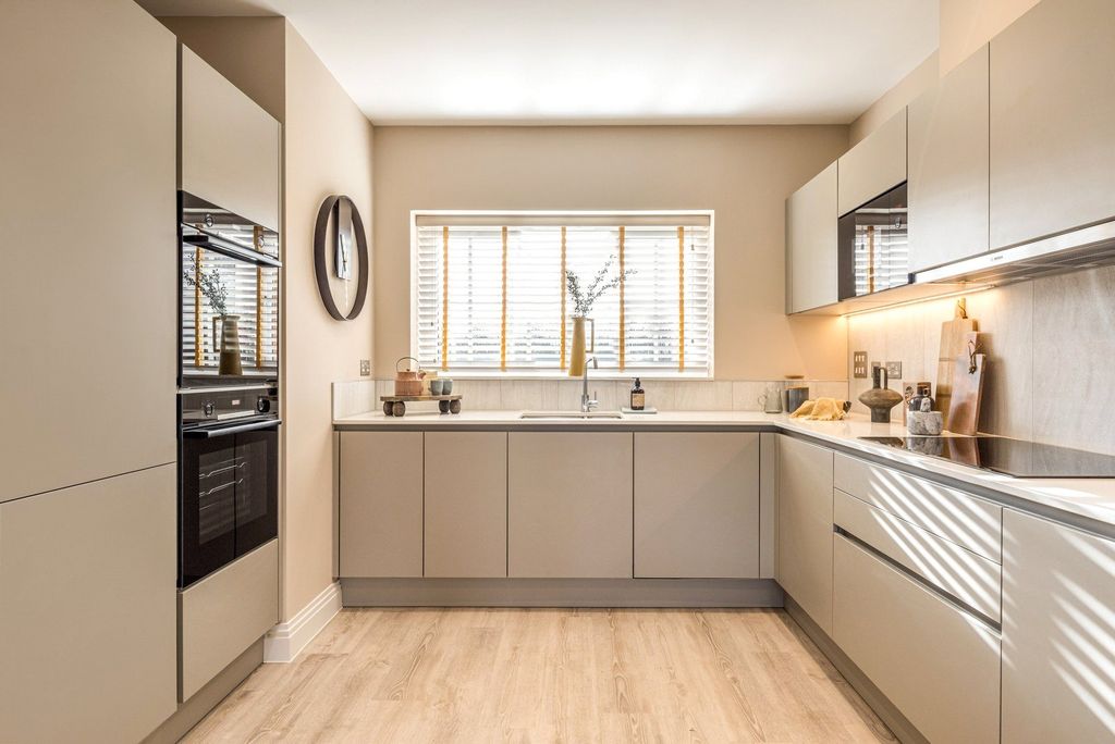 Property photo 2 of 18 Showhome