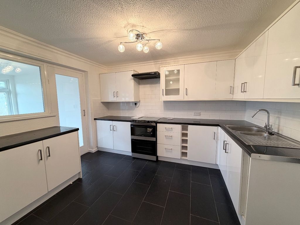 Property photo 3 of 20 4734933