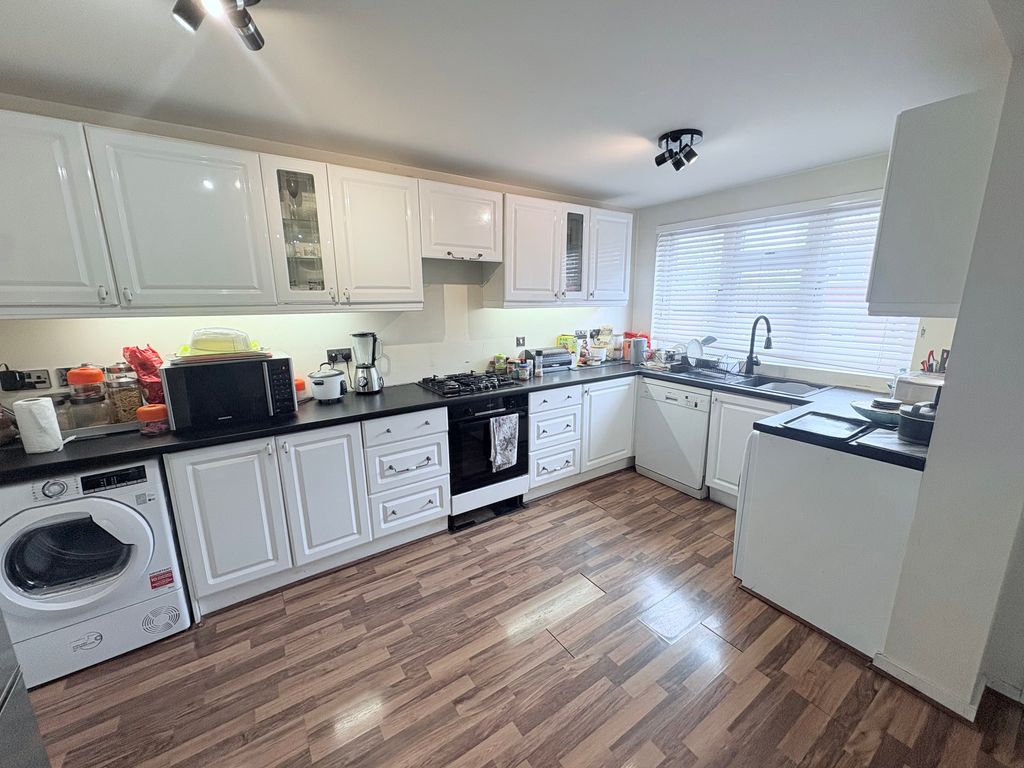 Property photo 3 of 27 Img_5880