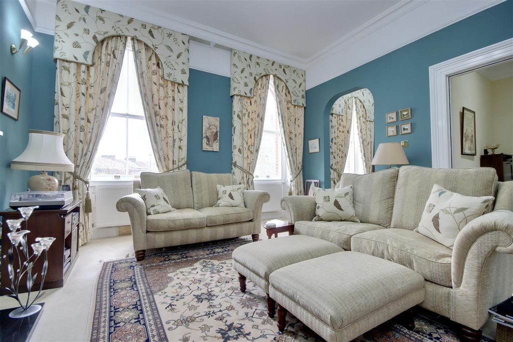 Property photo 3 of 23 Eb2766Ad-Bb26-4323-A45C-Bf634D9Edbf7_1_201_A.Jpeg